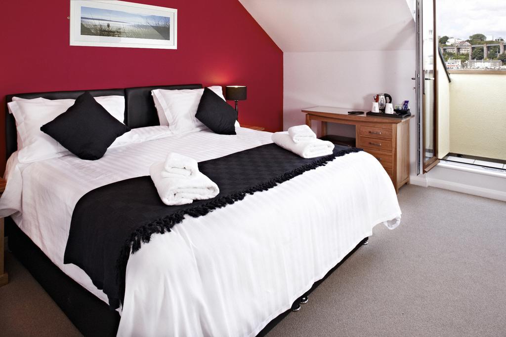 The Ferry House Inn Plymouth Room photo